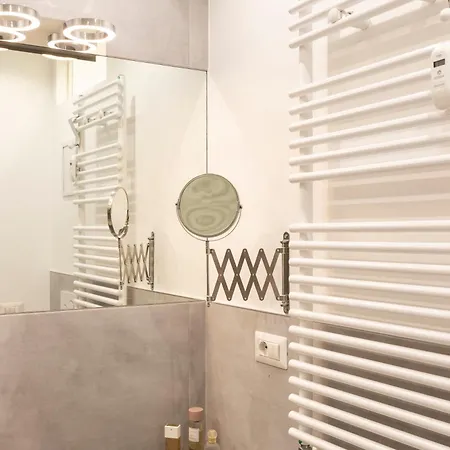 شقة Monte Ceneri ميلان