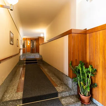 Monte Ceneri شقة ميلان